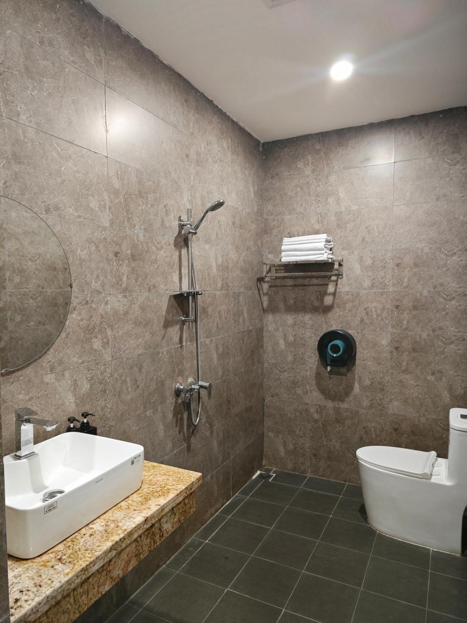 Kim Thanh Hotel, Vinh Phuc - Near Heron Lake Golf, Dam Vac Vinh Yen Εξωτερικό φωτογραφία